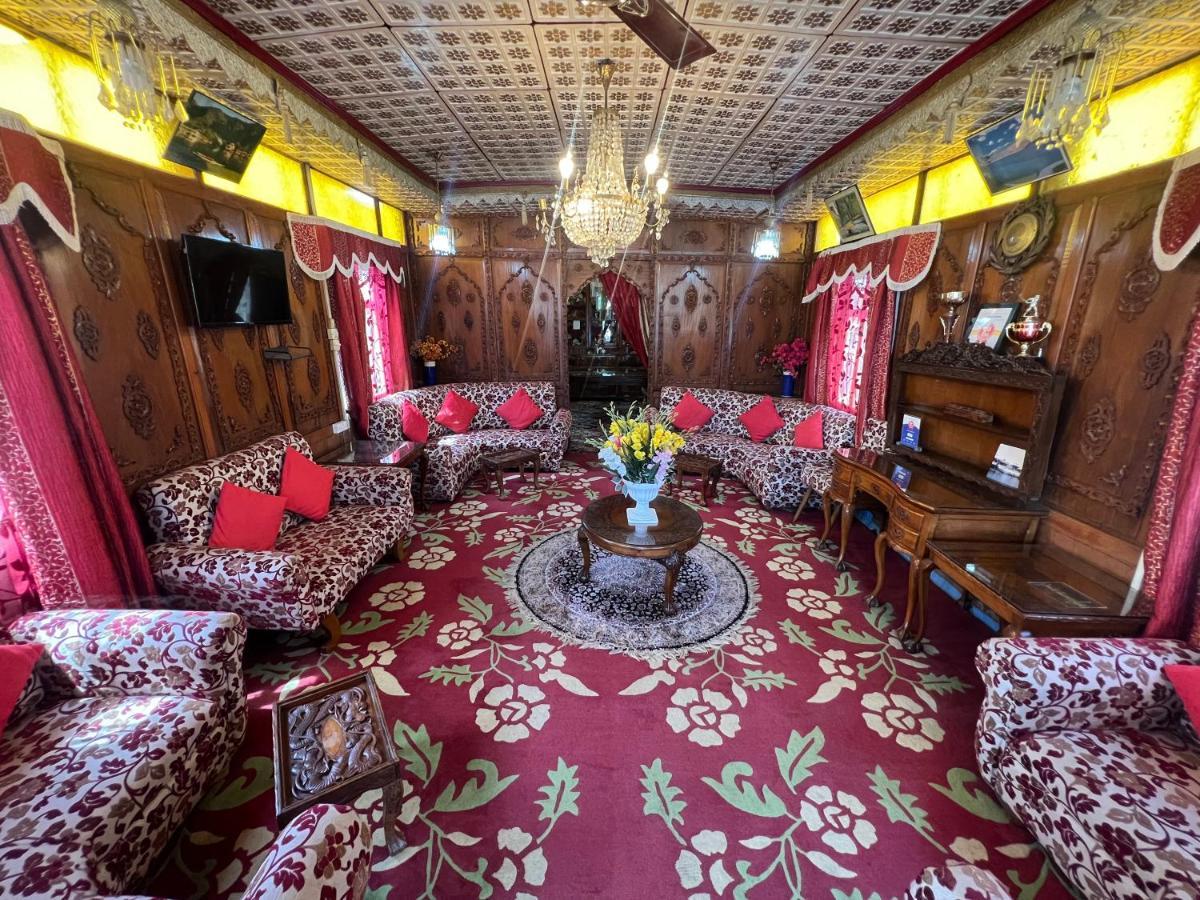 Отель Aristotle Group Of Houseboats & Transportation Сринагар Экстерьер фото